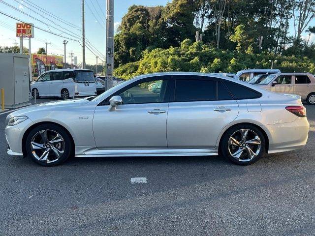 CROWN sedan hybrid 4WD