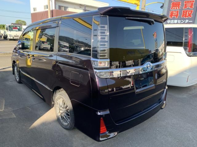VOXY HYBRID