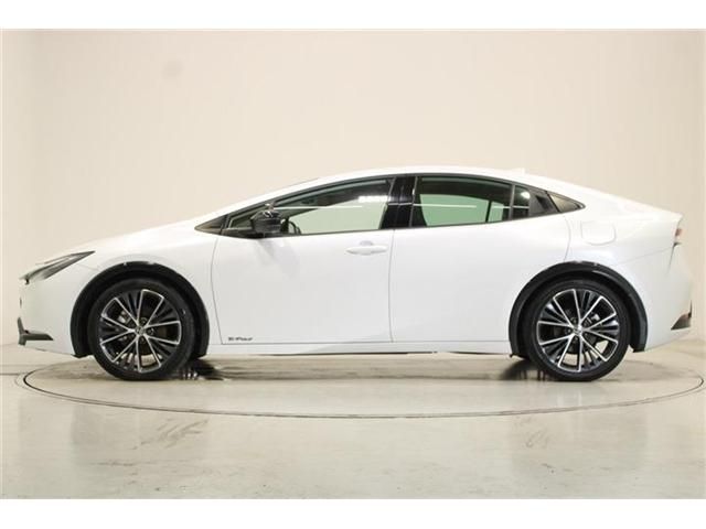 PRIUS 4WD