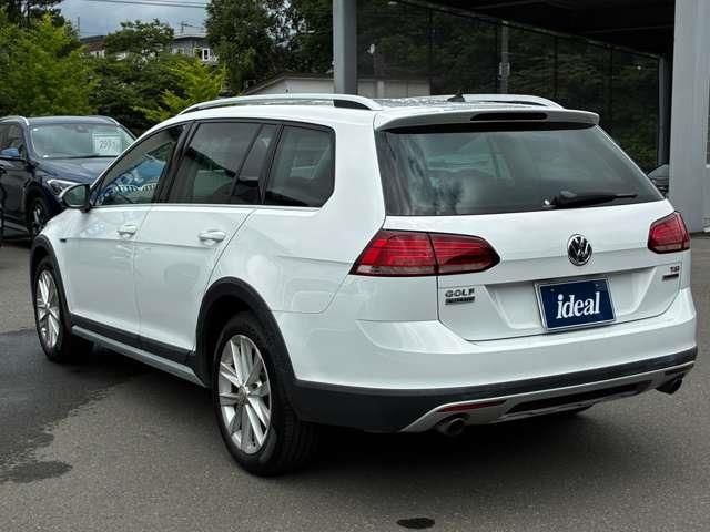 VOLKSWAGEN GOLF Alltrack
