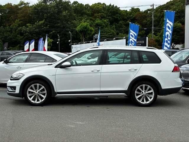 VOLKSWAGEN GOLF Alltrack