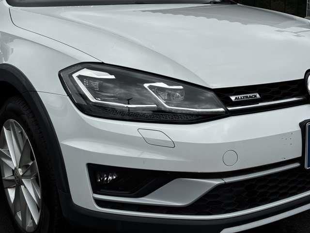 VOLKSWAGEN GOLF Alltrack