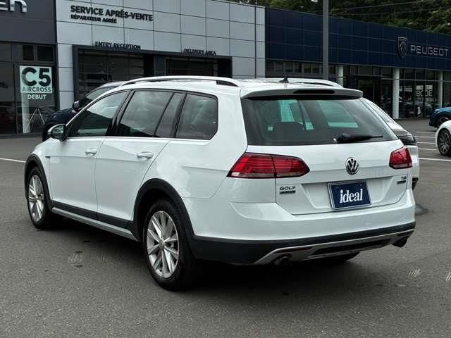 VOLKSWAGEN GOLF Alltrack