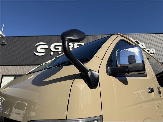 HIACE van 4WD