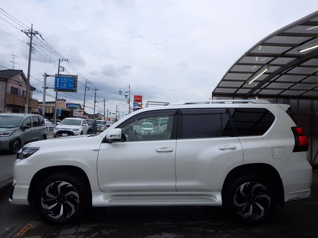 LANDCRUISER PRADO