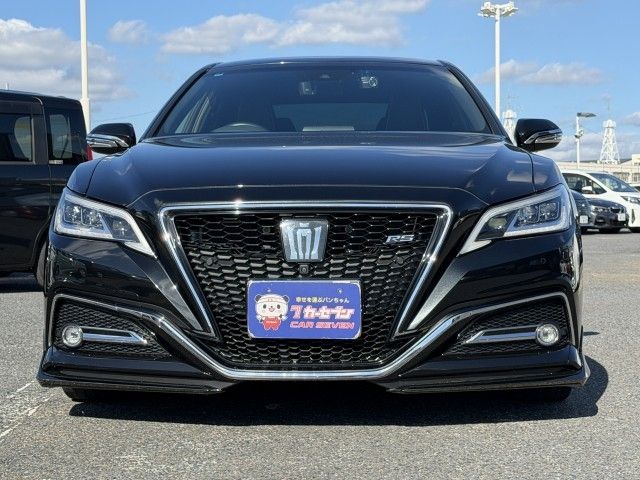 CROWN sedan