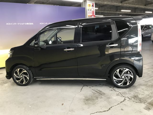 MOVE CUSTOM 4WD