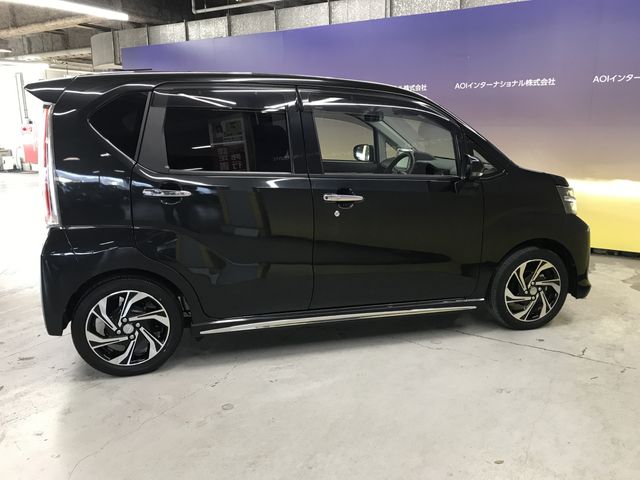 MOVE CUSTOM 4WD