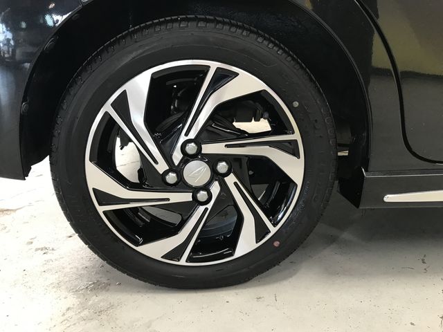 MOVE CUSTOM 4WD