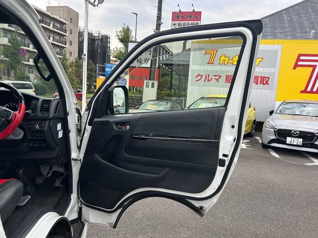 HIACE van 4WD