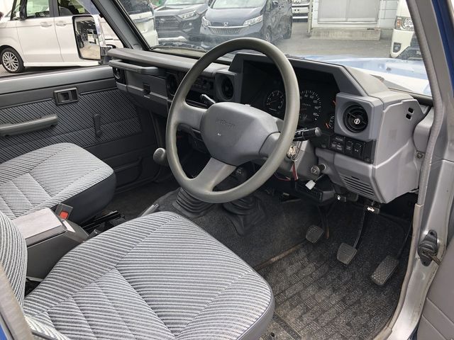 LANDCRUISER van
