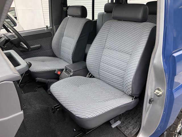 LANDCRUISER van
