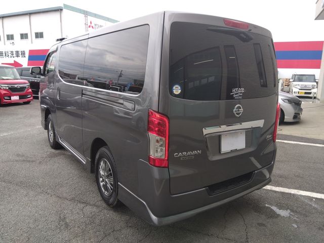 NV350 CARAVAN 4WD