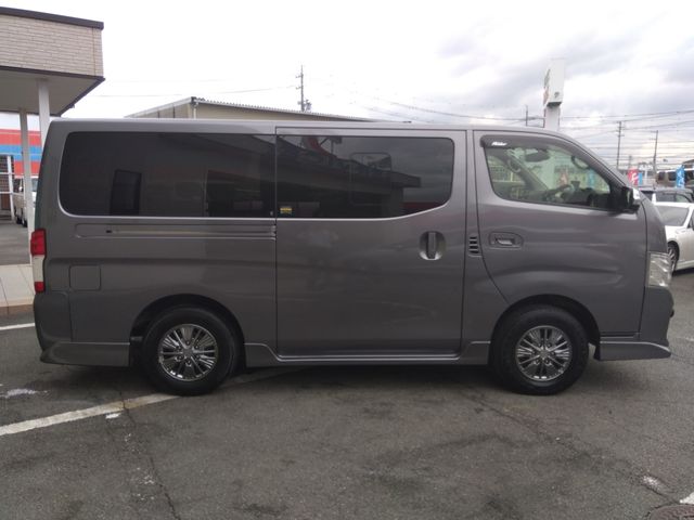 NV350 CARAVAN 4WD