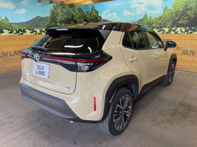 YARIS CROSS HYBRID