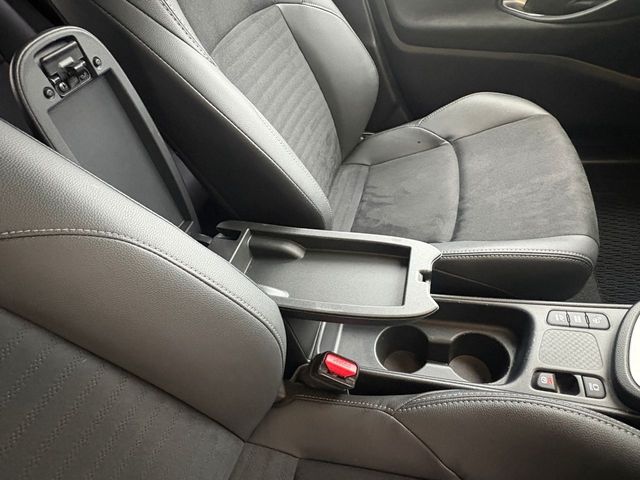 YARIS CROSS HYBRID