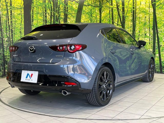 MAZDA3 FASTBACK
