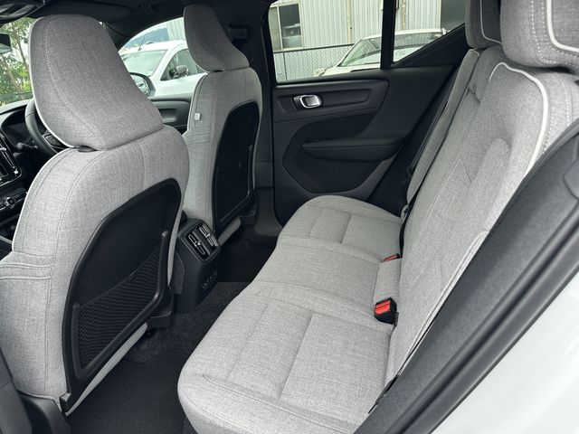 VOLVO EX40