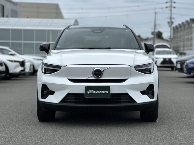 VOLVO EX40