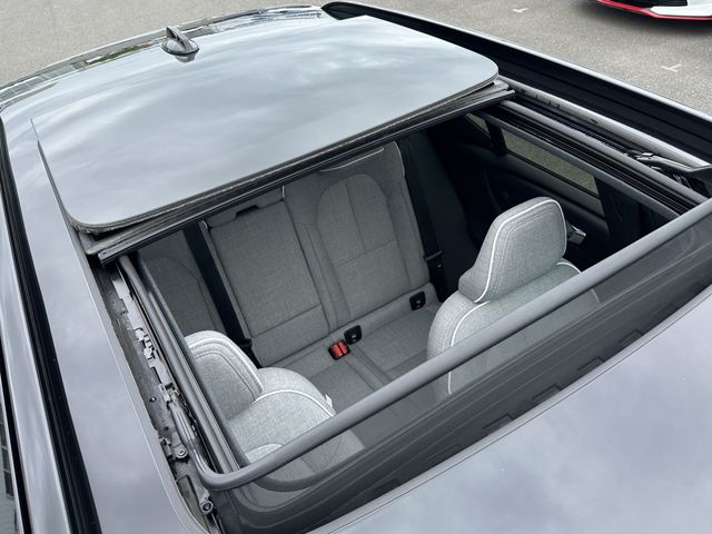 VOLVO EX40