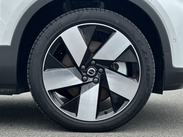 VOLVO EX40