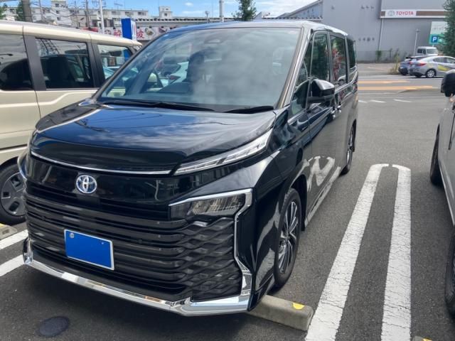 VOXY HYBRID