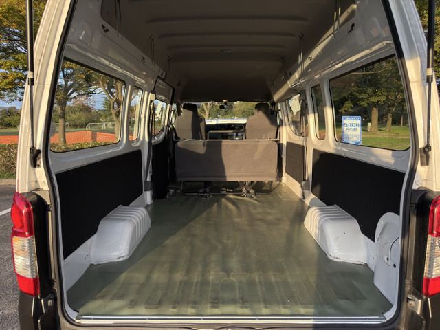 NV350 CARAVAN 4WD
