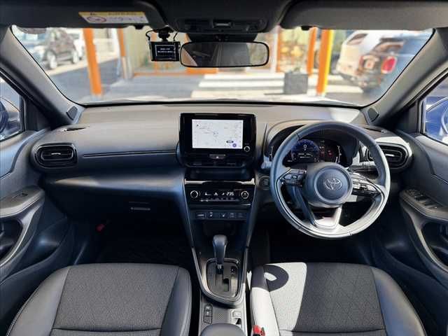 YARIS CROSS