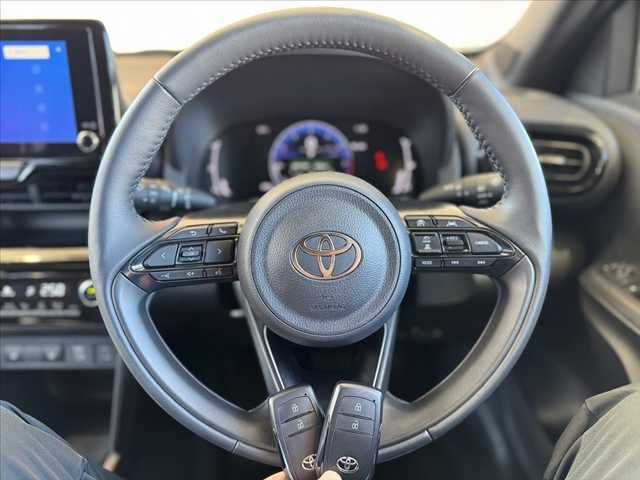 YARIS CROSS