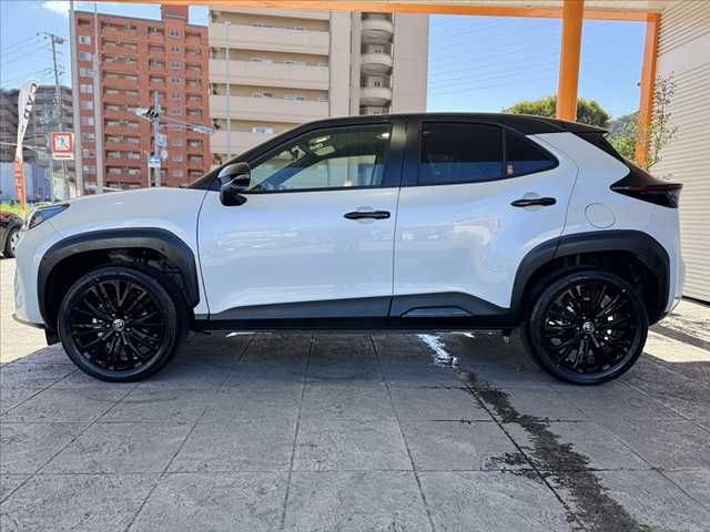 YARIS CROSS