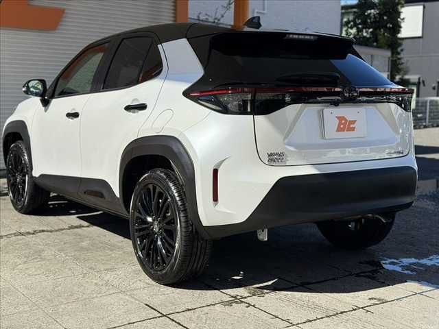 YARIS CROSS