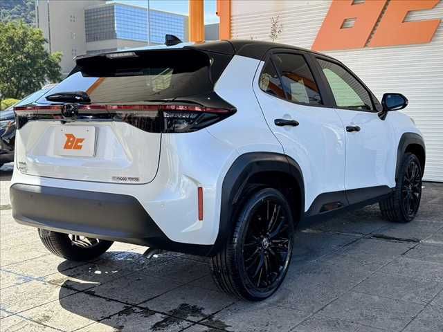 YARIS CROSS