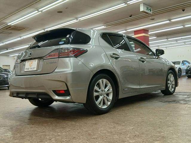 LEXUS CT200h