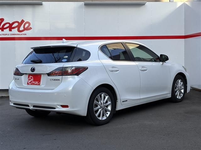 LEXUS CT200h