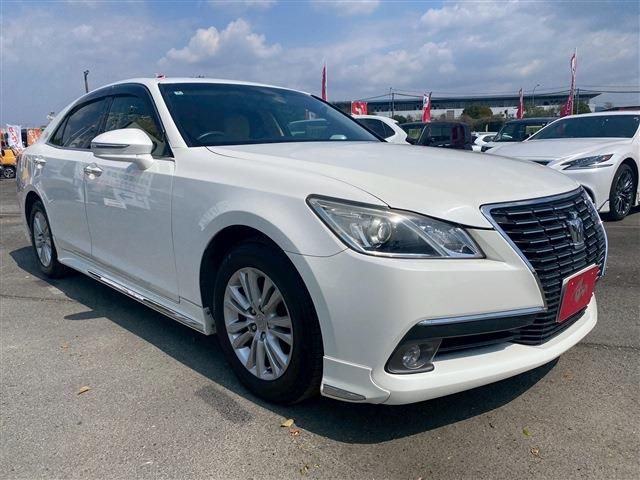 CROWN sedan