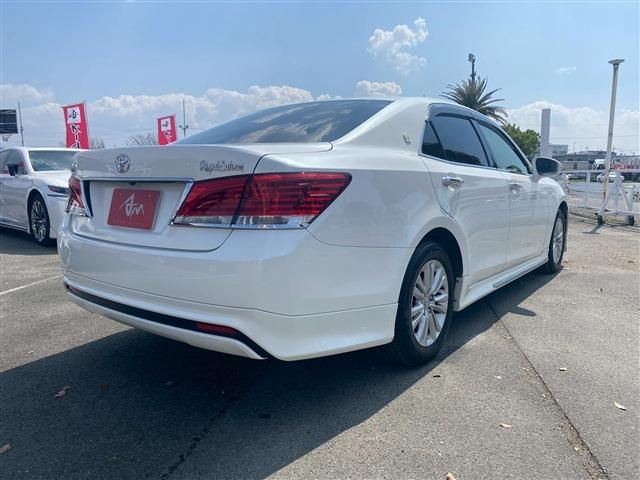 CROWN sedan