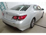 CROWN sedan hybrid