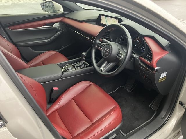 MAZDA3 FASTBACK