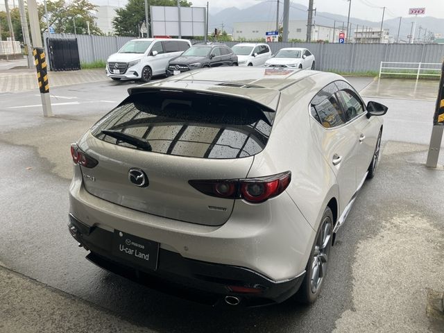 MAZDA3 FASTBACK