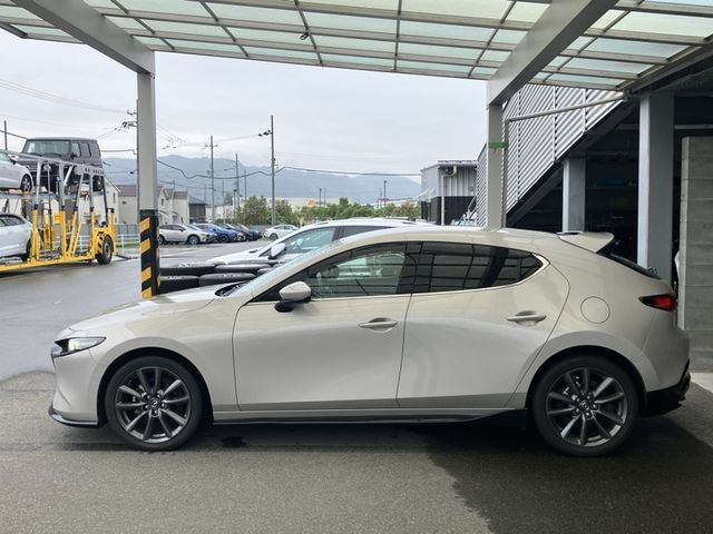 MAZDA3 FASTBACK