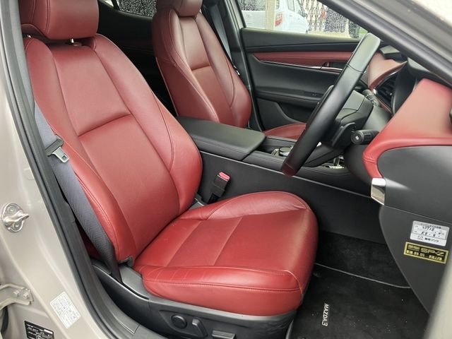 MAZDA3 FASTBACK