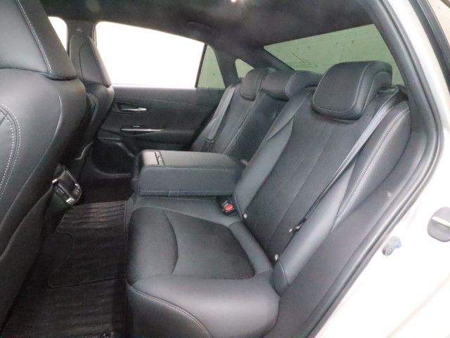 CROWN sedan