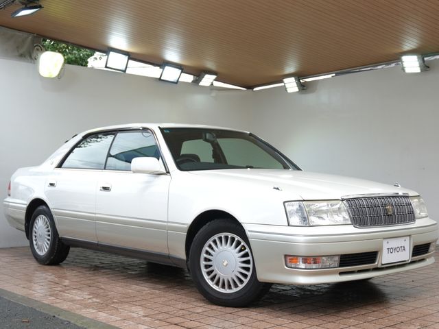 CROWN sedan