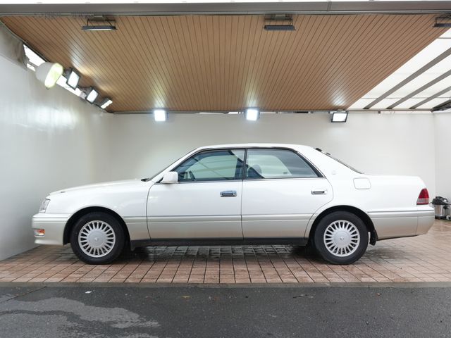 CROWN sedan