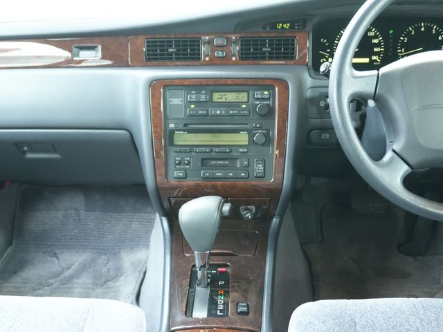 CROWN sedan