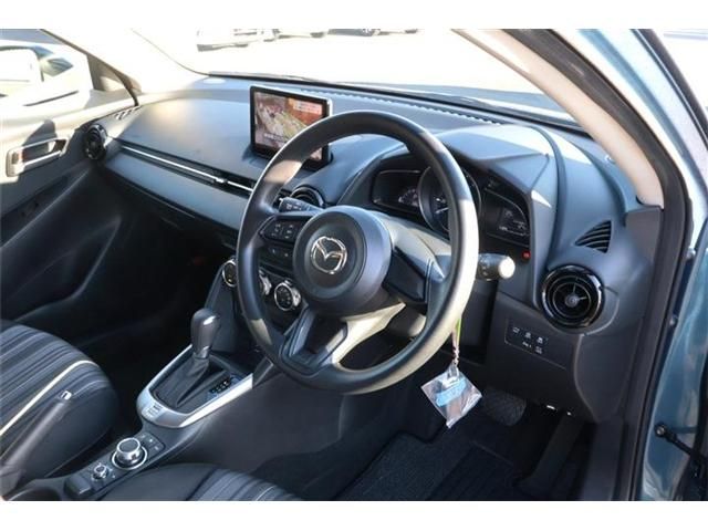 MAZDA2