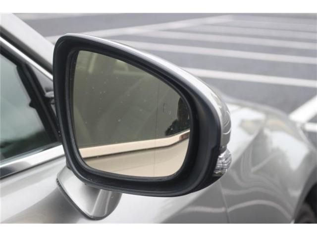 LEXUS IS200t