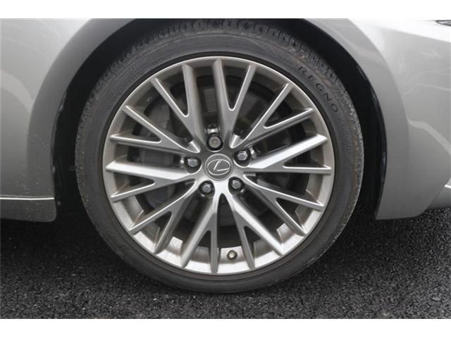 LEXUS IS200t