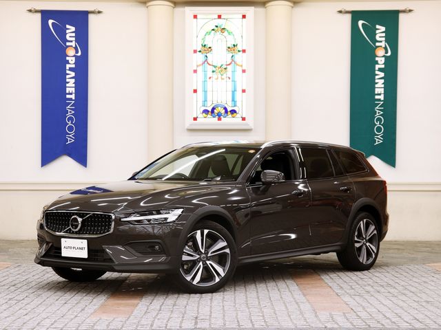 VOLVO V60 CROSS COUNTRY