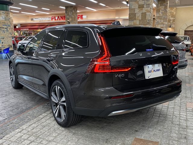 VOLVO V60 CROSS COUNTRY
